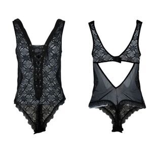 NEW Lace Corset Style Lace Up V-neck Bodysuit in Black Size Medium
